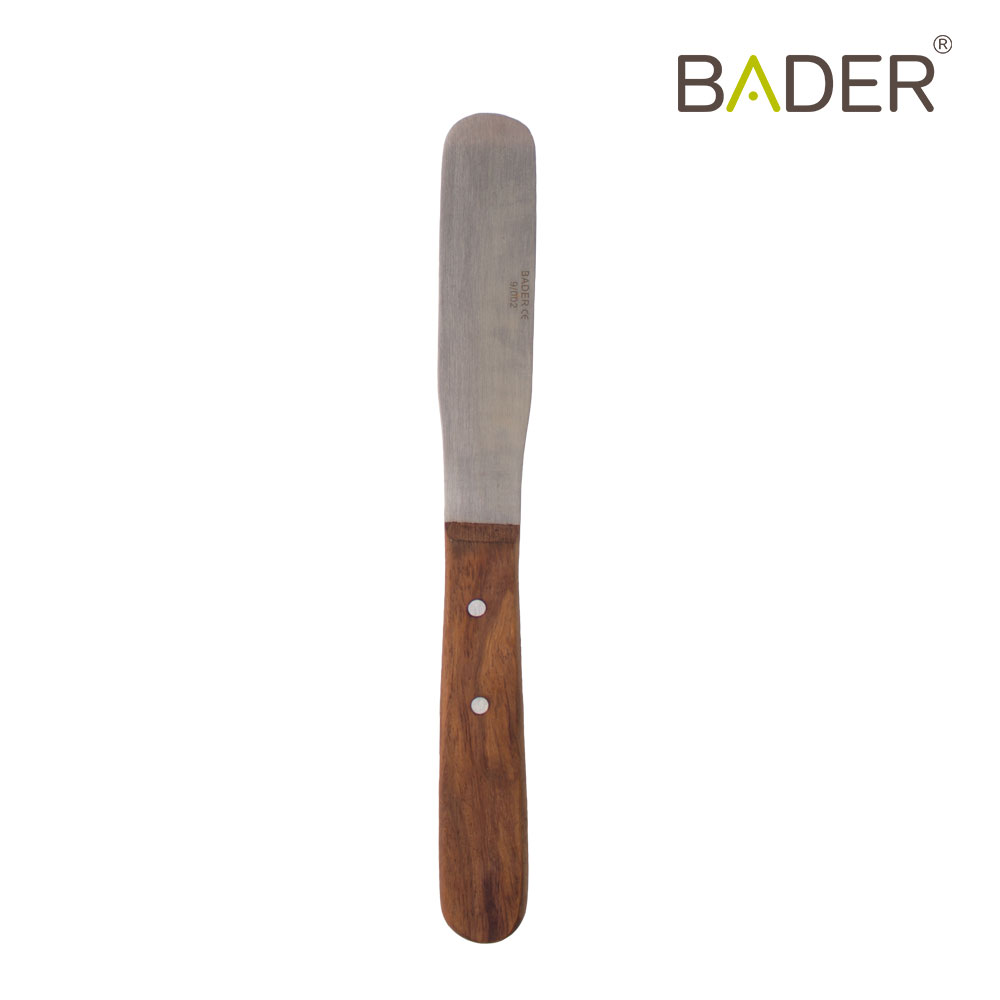 PLASTER SPATULA WITH WOOD HANDLE 20CM