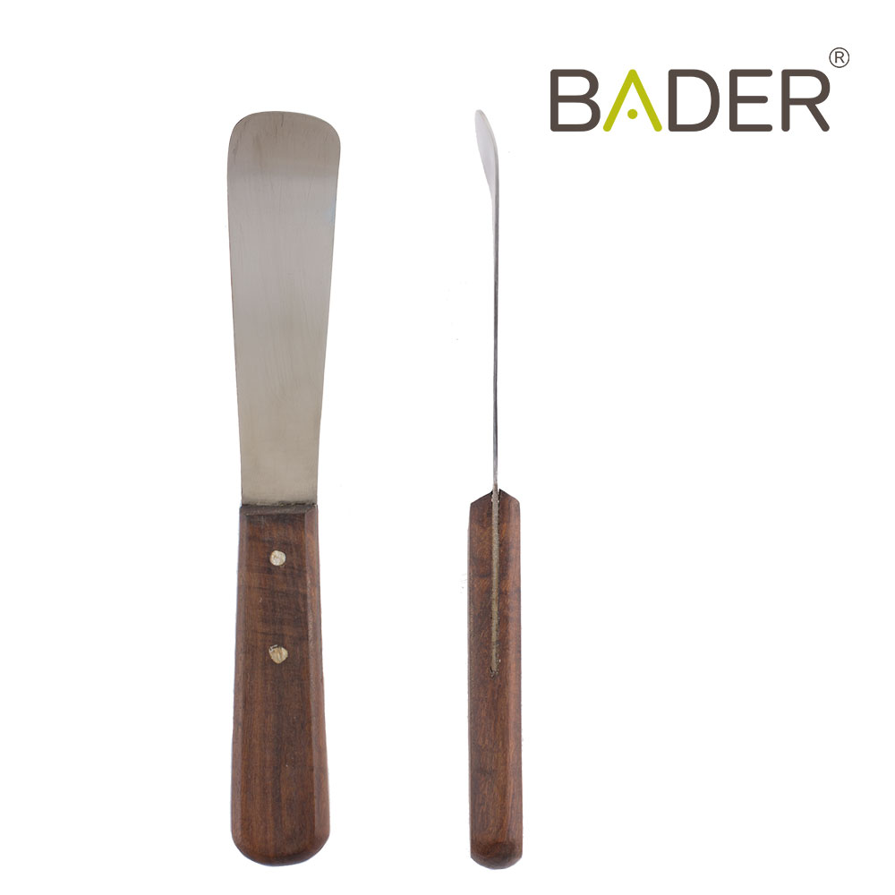 PLASTER SPATULA WOODEN HANDLE 24CM